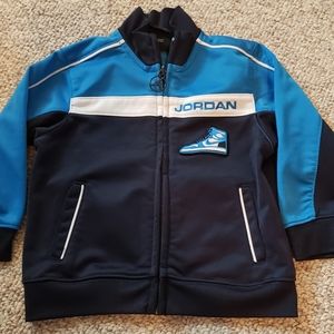 Zip-up sweatshirt